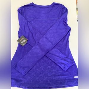 Fitted activewear long sleeve top